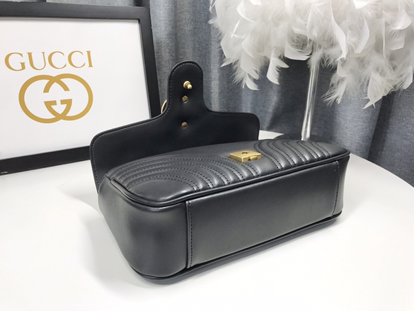 激安グッチバッグコピー角部分ディテール